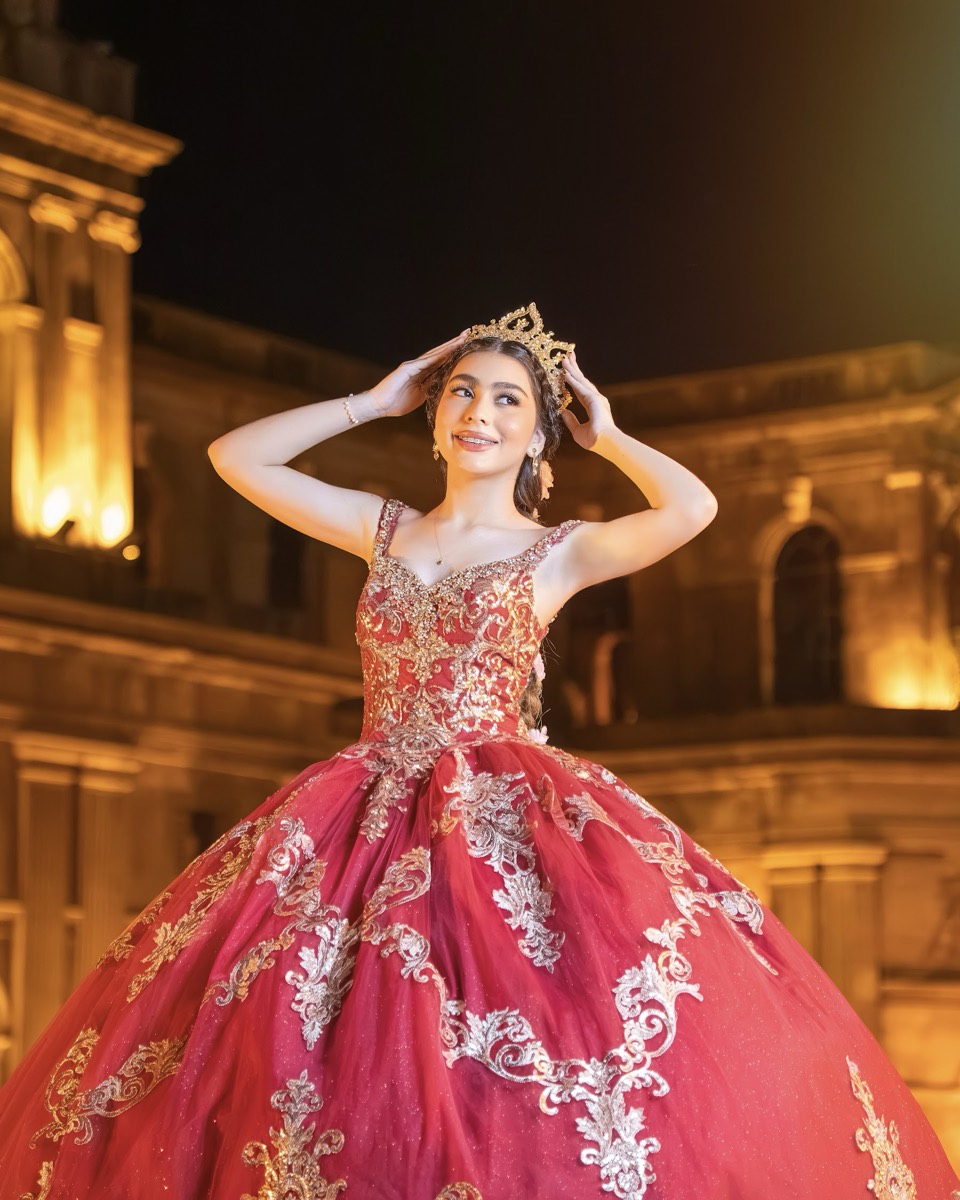 Retrato con vestido rojo